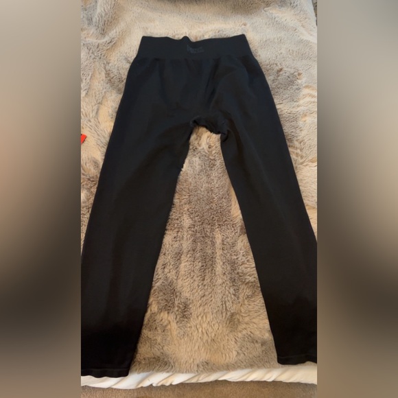 Victoria’s Secret PINK size large black seamless leggings - Picture 1 of 5